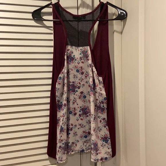 Floral Anchor Tank - Picture 4 of 4